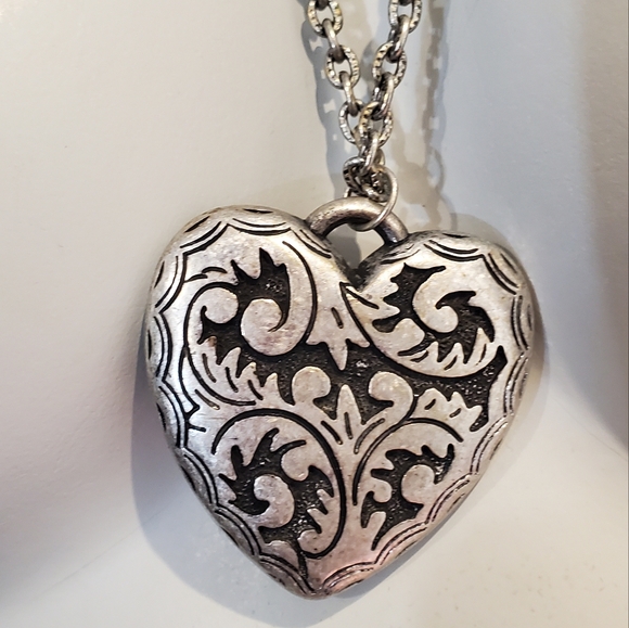 Vintage 90s Gothic Heart Pendant Chain Necklace - Picture 3 of 3
